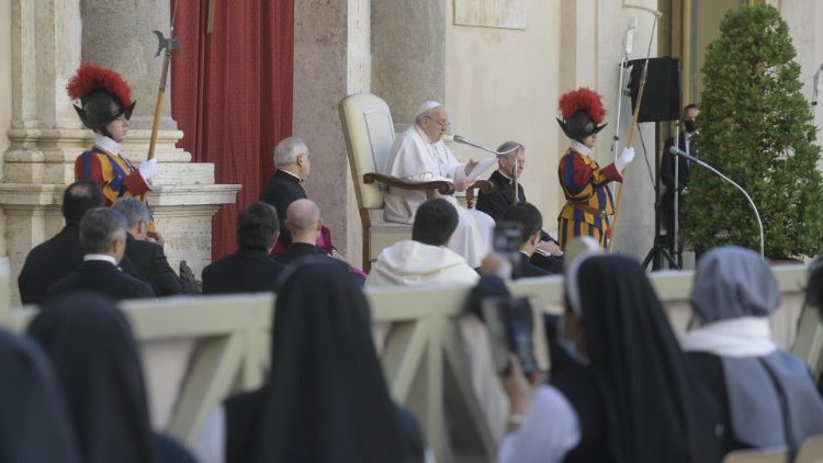 教皇フランシスコ　2021年5月26日の一般謁見　バチカン・聖ダマソの中庭