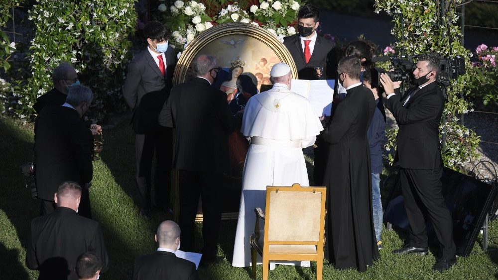 Ukončenie májovej ružencovej reťaze vo Vatikánskych záhradách, 31. mája 2021