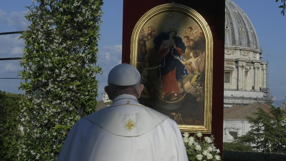 Papa Francisco: a Igreja é mulher, devemos desmasculinizá-la - Vatican  News