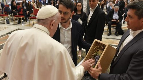 Папа встретился с делегатами проекта «Поликоро»
