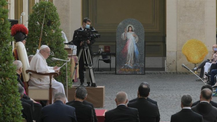教皇フランシスコ　2021年6月9日の一般謁見　バチカン・聖ダマソの中庭