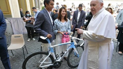 Cyklisten Bernal: Mitt möte med påven viktigare än alla segrar 