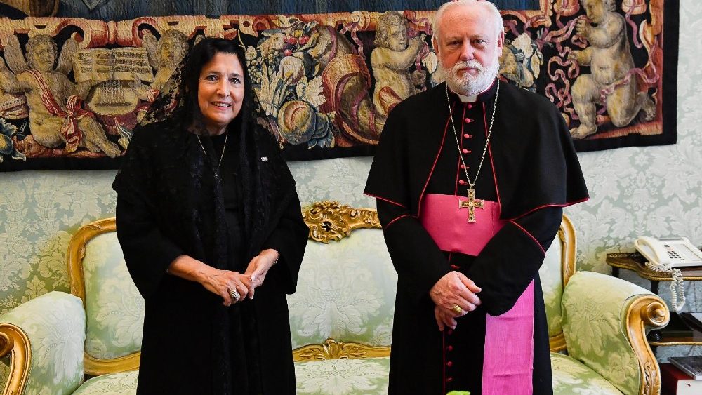 Salomé Zourabichviliová a Mons. Paul Richard Gallagher, 18. júna 2021