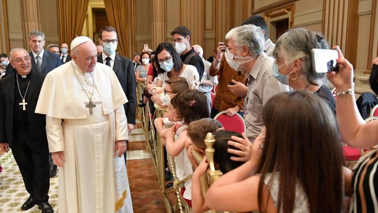 Spotkanie Franciszka z diakonami sta?ymi w Rzymie i ich rodzinami 