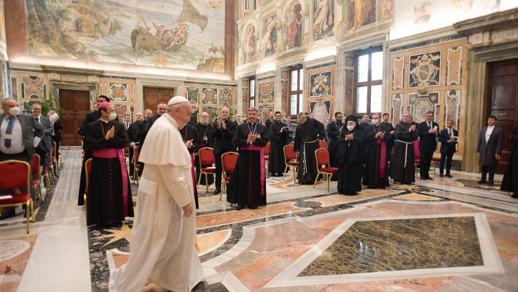 Le Pape François en audience avec les membres de la Roaco, jeudi 24 juin 2021 au Palais apostolique. 