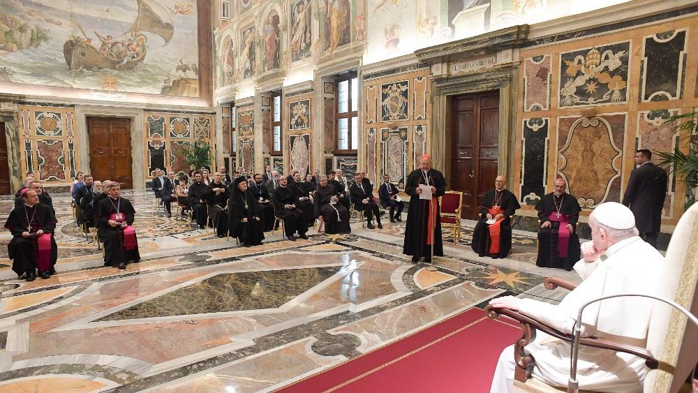 O Papa recebe participantes da Plenria da Reuni?o das Obras de Ajuda s Igrejas Orientais - ROACO (Vatican Media)
