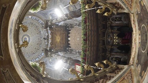 Le pallium remis à 12 archevêques métropolitains