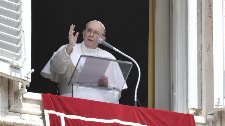Папа Франциск на молитвата "Ангел Господен"