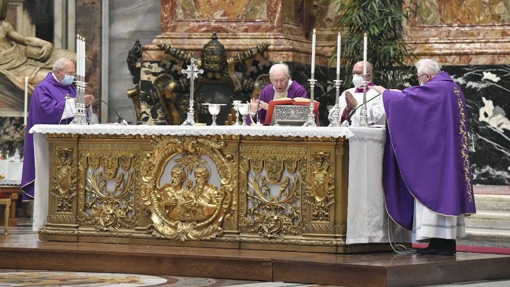 Exquias do Cardeal Eduardo Martinez Somalo, no Altar da Ctedra da Baslica de S?o Pedro