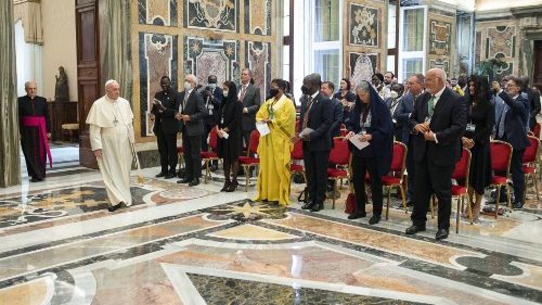 Папа встретился с парламентариями-католиками