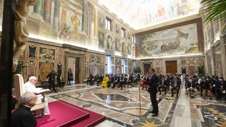 Påven tog emot International Catholic Legislators Network i Clemens-salen i apostoliska palatset i Vatikanen fredagen 27 augusti 2021