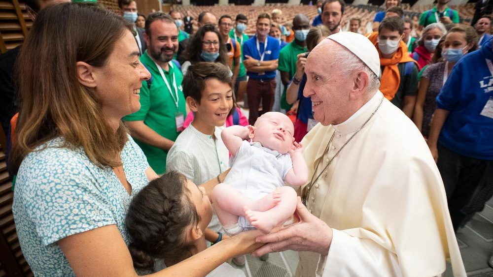 Pápež s členmi združenia Lazare 28. augusta 2021