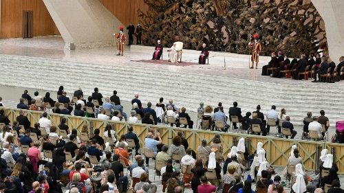 Påven vid audiensen: Vittna om Guds barmhärtiga kärlek i vardagen