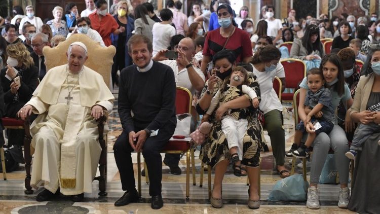 Папа Франциск на встрече с делегатами благотворительной организации Arché (Ватикан, 2 сентября 2021 г.)
