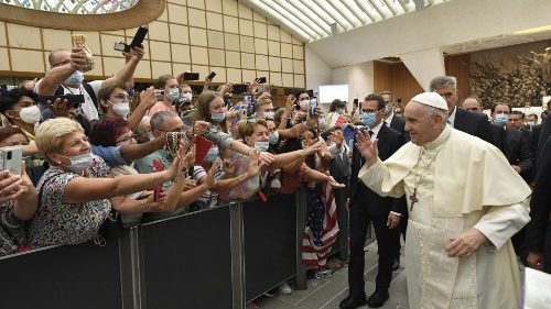Papa: ser cristão é superar discriminações. O batismo confere igual dignidade a todos