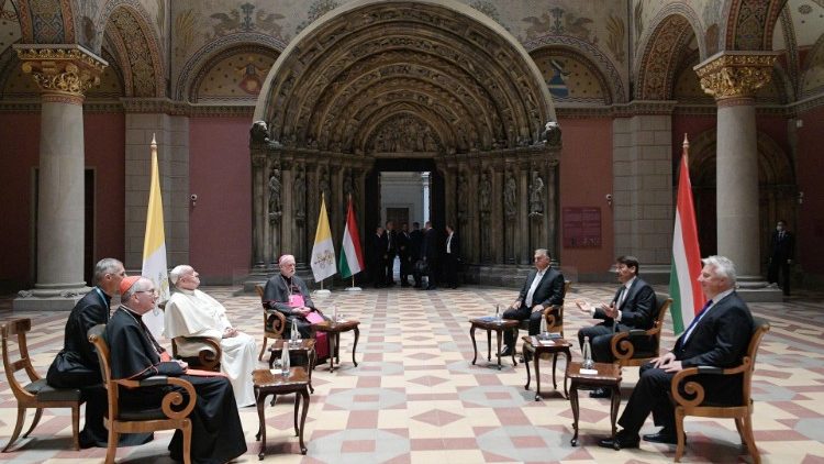 Papież spotkał się w Muzeum Sztuk Pięknych z prezydentem i premierem Węgier.