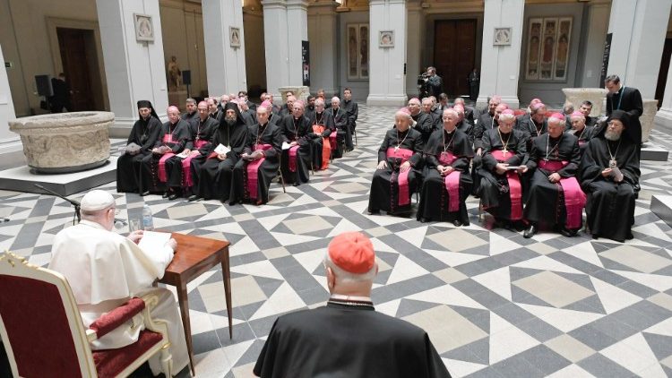 Papež se setkal s maďarskými biskupy.