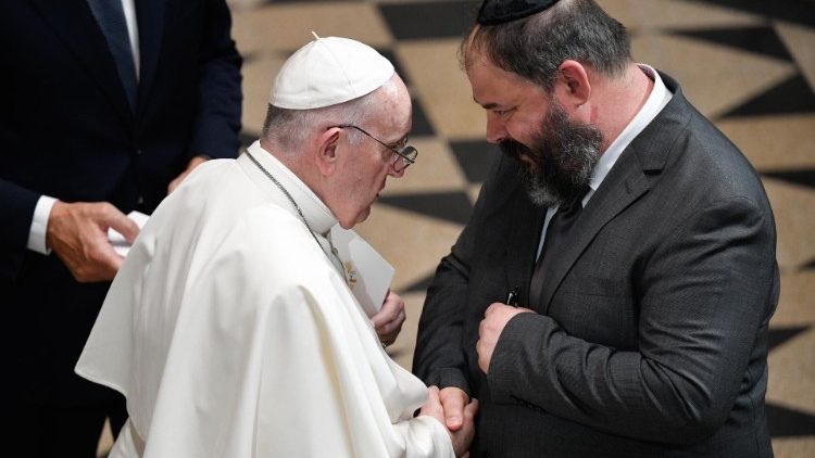 Папа Франциск на встрече с делегатами Всемирного совета Церквей и некоторых иудейских общин Венгрии