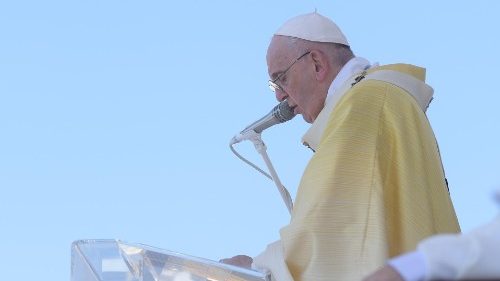 Papst Franziskus: „Eucharistie erinnert uns daran, wer Gott ist“