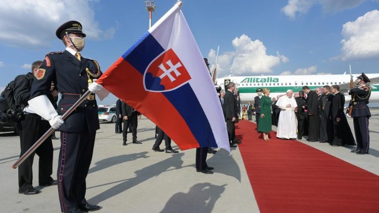 Settembre - Inizio del viaggio apostolico in Slovacchia, dopo la tappa a Budapest