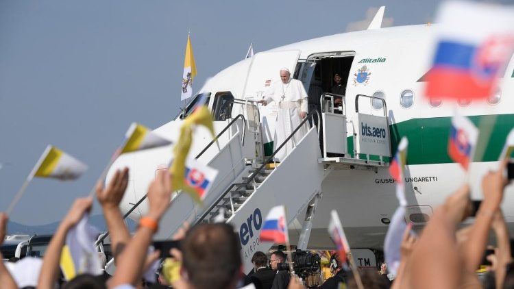 البابا فرنسيس يصل العاصمة السلوفاكية براتيسلافا