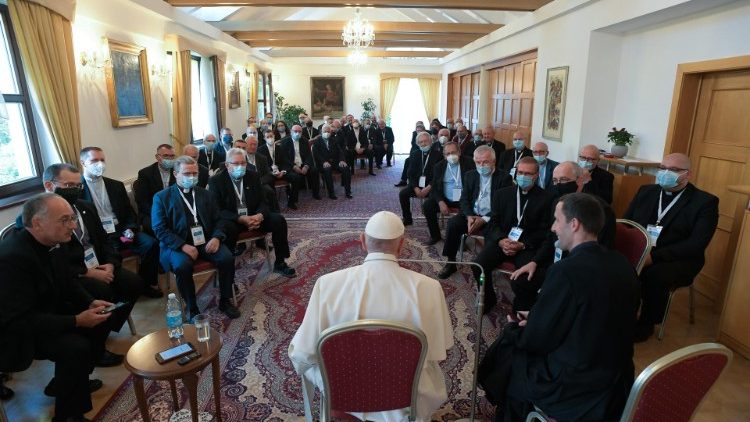L'incontro del Papa con i gesuiti slovacchi nella Nunziatura di Bratislava