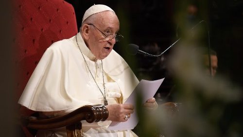 Papst an Bischöfe: Oft tun wir das, was Medien uns vorschreiben