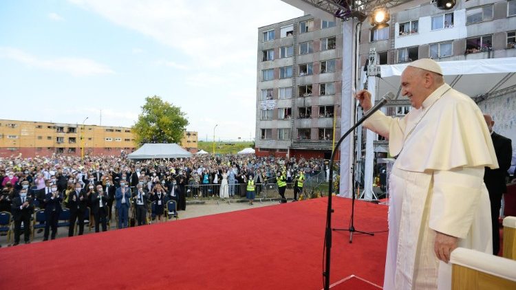 Папа Франциск на встрече с цыганской общиной