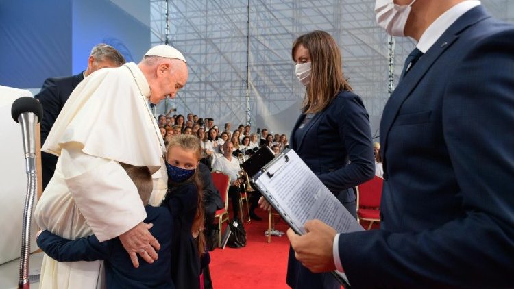 Папата Фрањо со младите во Словачка