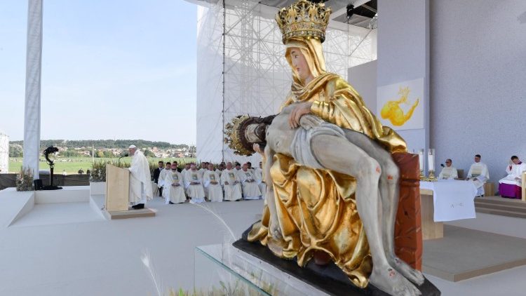 Papa Francisco preside a Santa Missa no Santuário Nacional de Sastin, Eslováquia