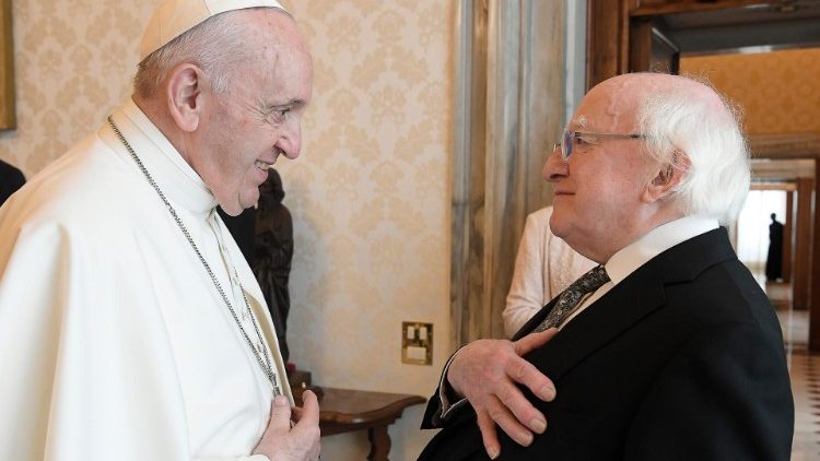 Папа Франциск се срещна във Ватикана с президента на Ирландия Майкъл Хигинс, 17.09.2021