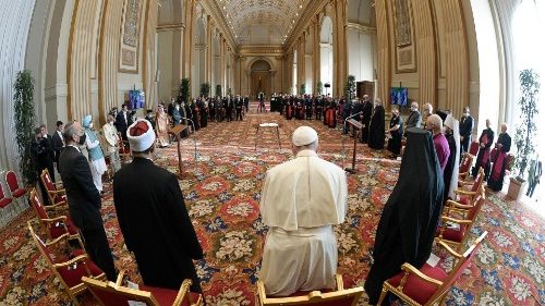 教宗接见“信仰与科学”会议与会者：尊重人、受造界和造物主
