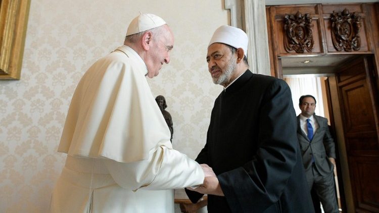 Popiežius Pranciškus ir Al-Azharo didysis imamas Ahmedas Al-Tayyebas