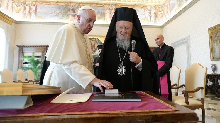 Le Pape François et le Patriarche Bartholomée au Vatican, le 4 octobre 2021.