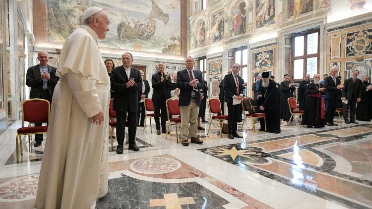 Popiežius Pranciškus ir Šv. Irenejaus mišri katalikų ir ortodoksų grupė