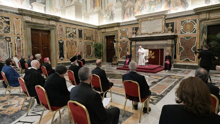 Papež med nagovorom Pravoslavno-katoliško mešane delovne skupine sv. Irenej