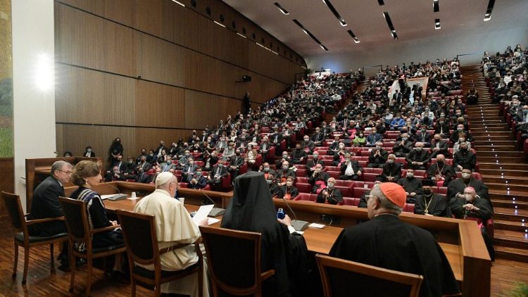 Papa Francesco alla Lateranense per l'inaugurazione del Ciclo di Studi su Ecologia e ambiente