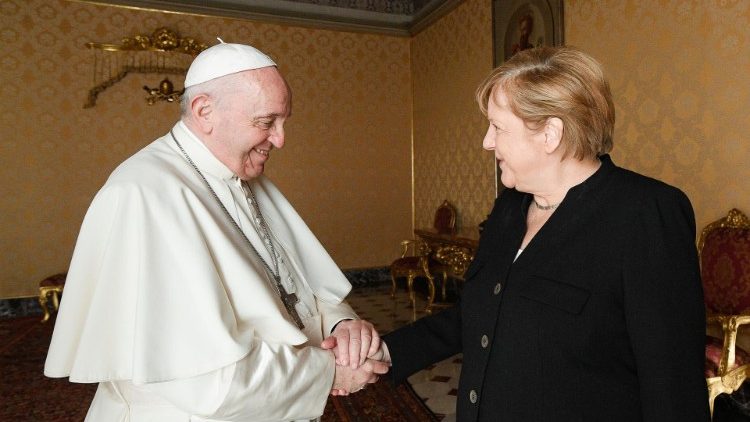 El Papa Francisco recibió en audiencia esta mañana a Angela Merkel