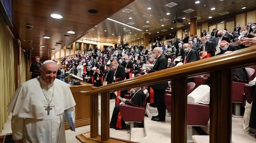 Vo Vatikáne sa začala reflexia na úvod synody 