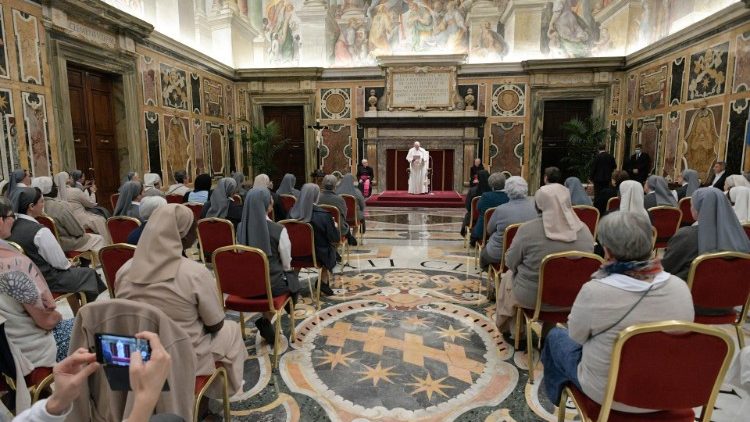 La papa Francisc, Surorile Carității Sfintei Ioana Antida Thouret