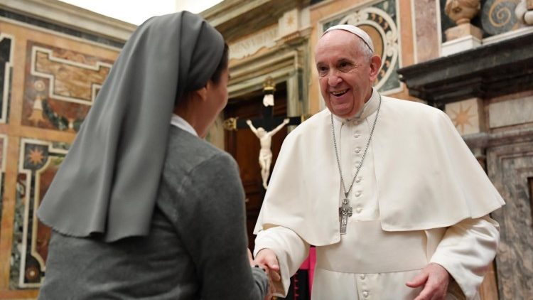Le Pape reçoit en audience des sœur de la charité de sainte Jeanne Antide Thouret, le 11 octobre 2021