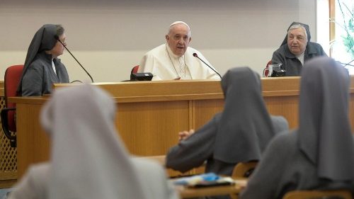 El Papa a Salesianas: mundanidad, vía por la que entra el diablo en las casas religiosas