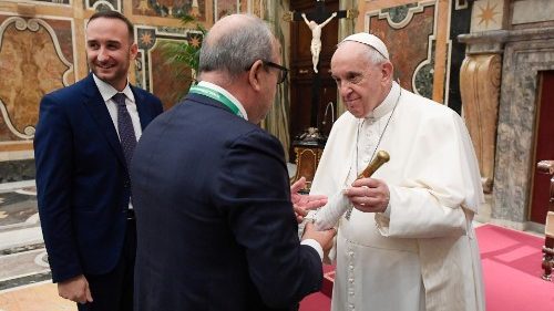 Papst-Stiftung ehrt zwei Jesuiten mit Preis zu Soziallehre