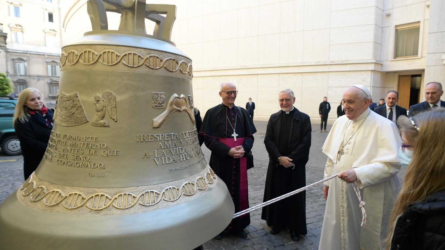 Papa blagoslovio zvona - “glas nerođenih” - vatican news