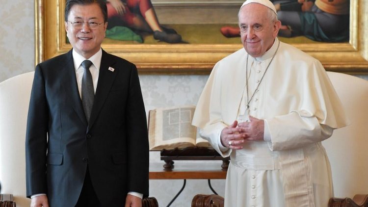 Папа Франциск и президент Республики Корея (Ватикан, 29 октября 2021 г.)