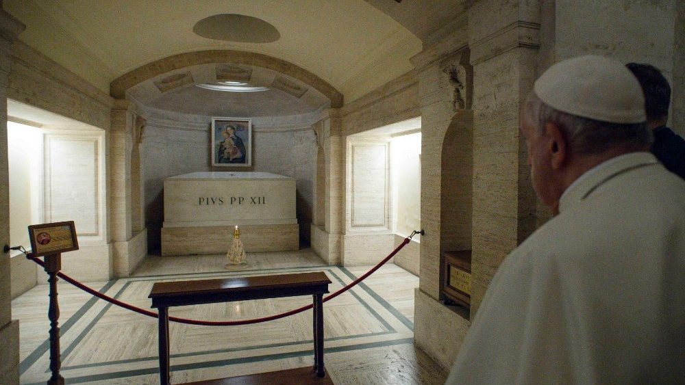 Visita à cripta vaticana