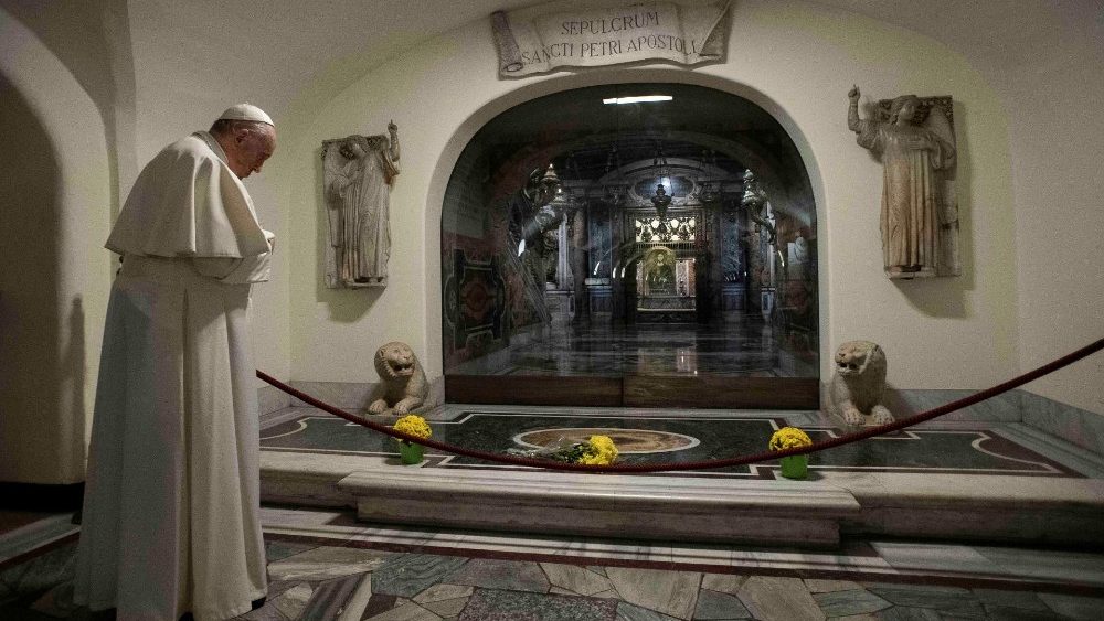 Visita à cripta vaticana