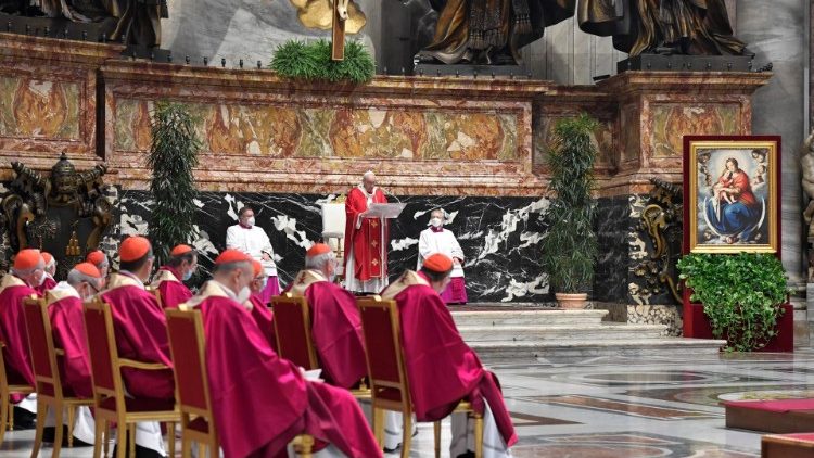 この一年に亡くなった枢機卿・司教らの追悼ミサ　2021年11月4日　バチカン・聖ペトロ大聖堂