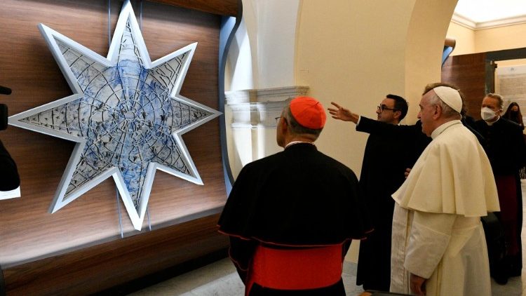 El Papa en la inauguración de la Sala de Exposiciones de la Biblioteca Apostólica Vaticana:  "El mundo necesita nuevos mapas"