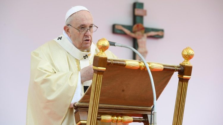 Папа падчас св. Імшы ля клінікі імя Агасціна Джэмэлі ў Рыме